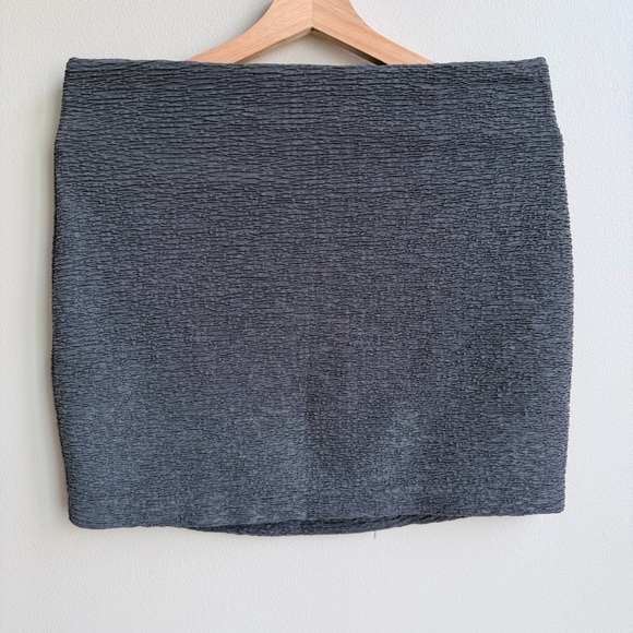 BCBGenoration Crepe Grey Mini Skirt Size M - Picture 1 of 8